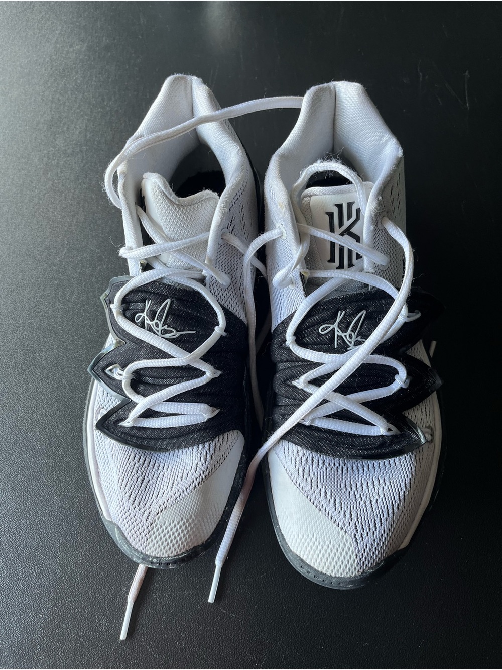 Nike Men's White and Black Athletic Basketball Shoes